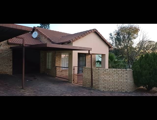 2 BEDROOM TOWNHOUSE TO LET IN SASOLBURG EXT 11